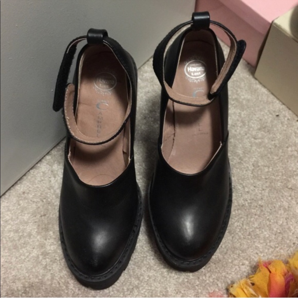 JC high-heels